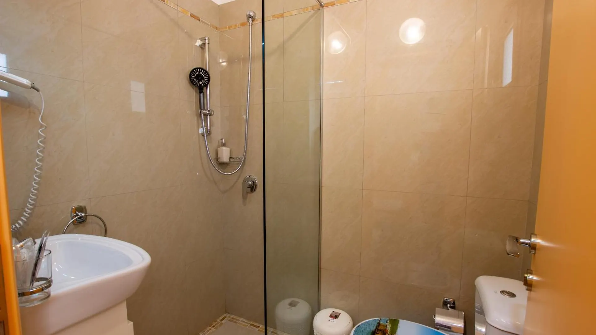 Bora Hotel Gjirokastër