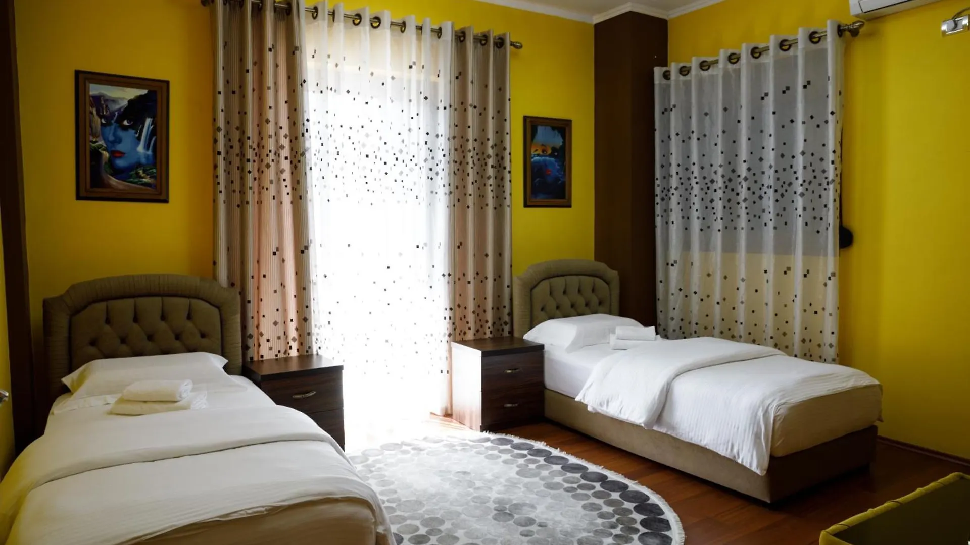Bora Hotel Gjirokastër 4*,